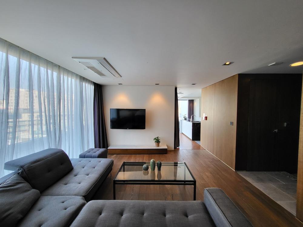 The Island Blue Hotel Seogwipo Exterior photo