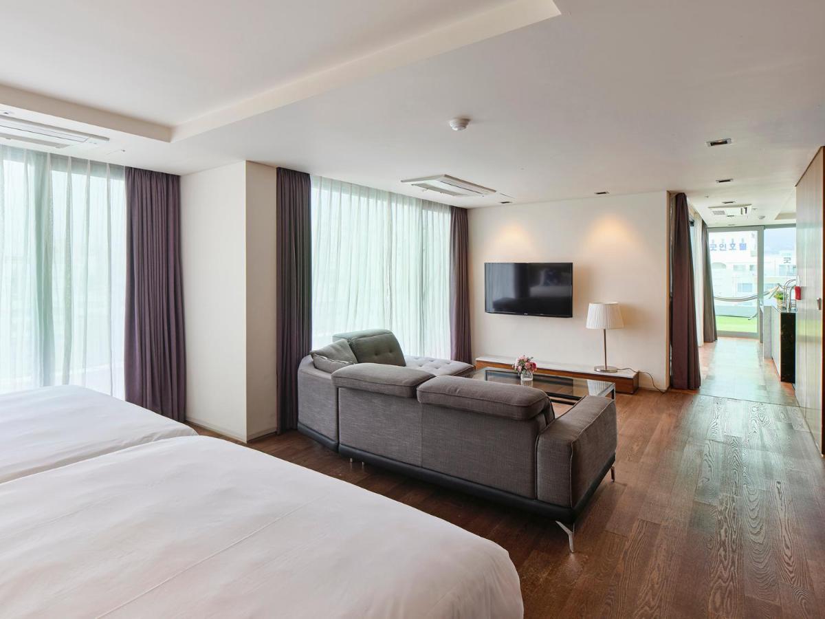 The Island Blue Hotel Seogwipo Exterior photo